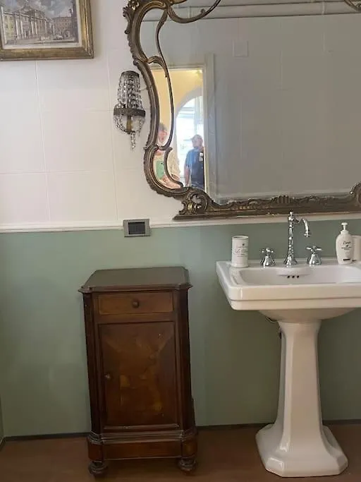 Apartment Magnifico Appartamento Del 400 L'Elisir D'Amore Genoa Italy