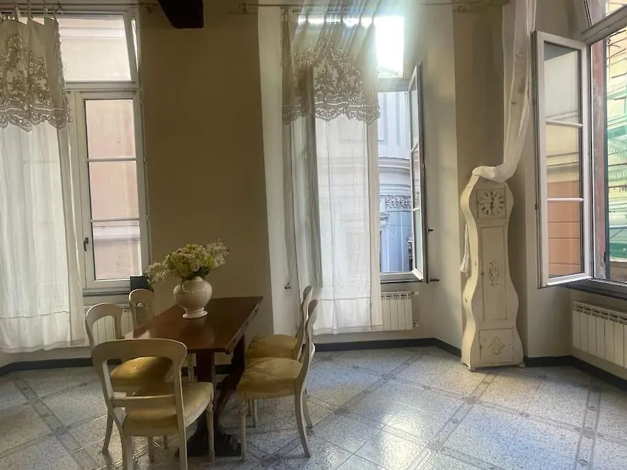 Apartment Magnifico Appartamento Del 400 L'Elisir D'Amore Genoa Italy