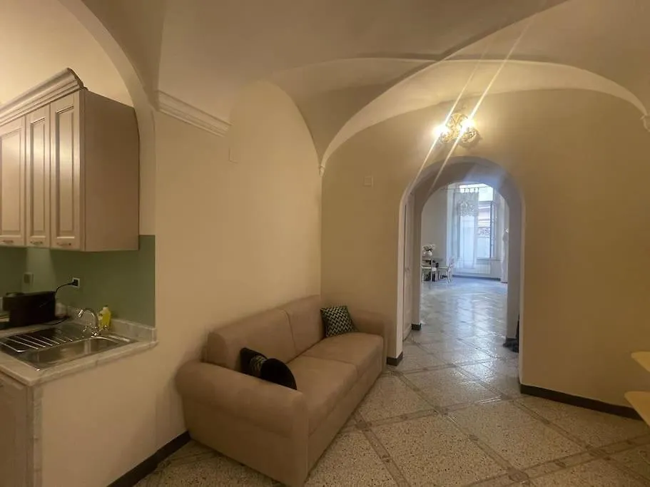 Apartment Magnifico Appartamento Del 400 L'Elisir D'Amore Genoa Italy